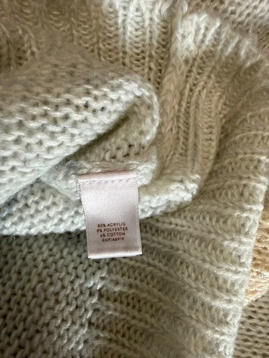 LC Lauren Conrad Soft Knit Sweater in Cream & Pale Gray - Picture 5 of 5